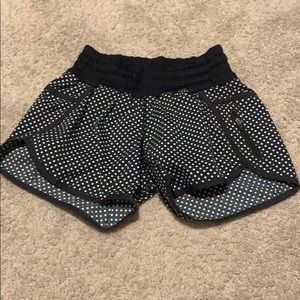 lululemon tracker short 3” polka dot size 4